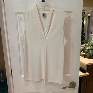 Cream v-neck sleeveless layering top